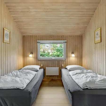 Nice Home In Vaeggerlose With Sauna Bøtø By