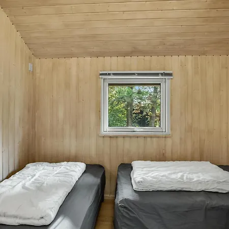 Nice Home In Vaeggerlose With Sauna * Bøtø By