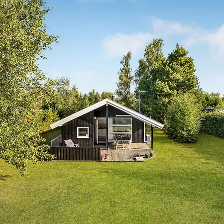 Vakantiehuis Nice Home In Vaeggerlose With Sauna Bøtø By