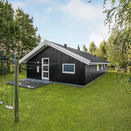 Nice Home In Vaeggerlose With Sauna Vakantiehuis Bøtø By