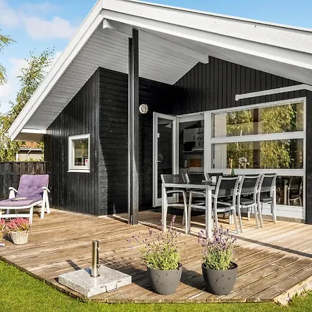 Nice Home In Vaeggerlose With Sauna *